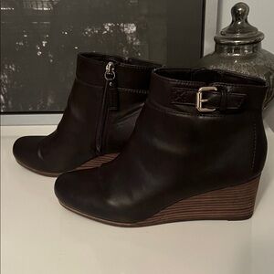 Dr Scholls Diana wedge ankle bootie
